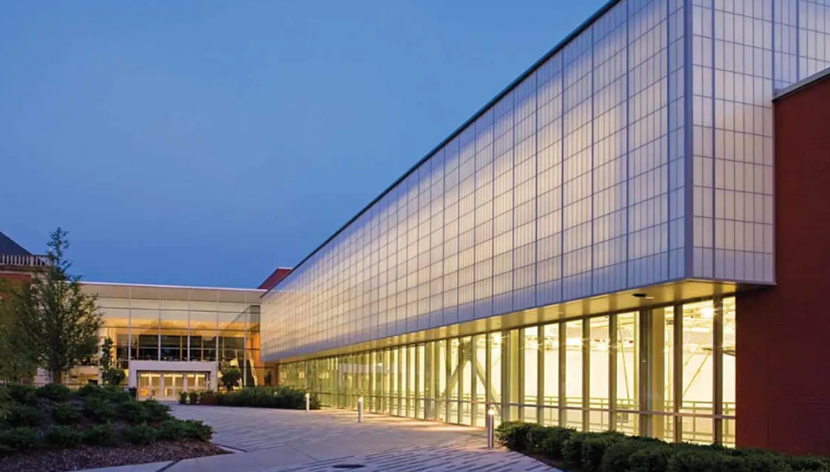 Adelphi University - Gallery